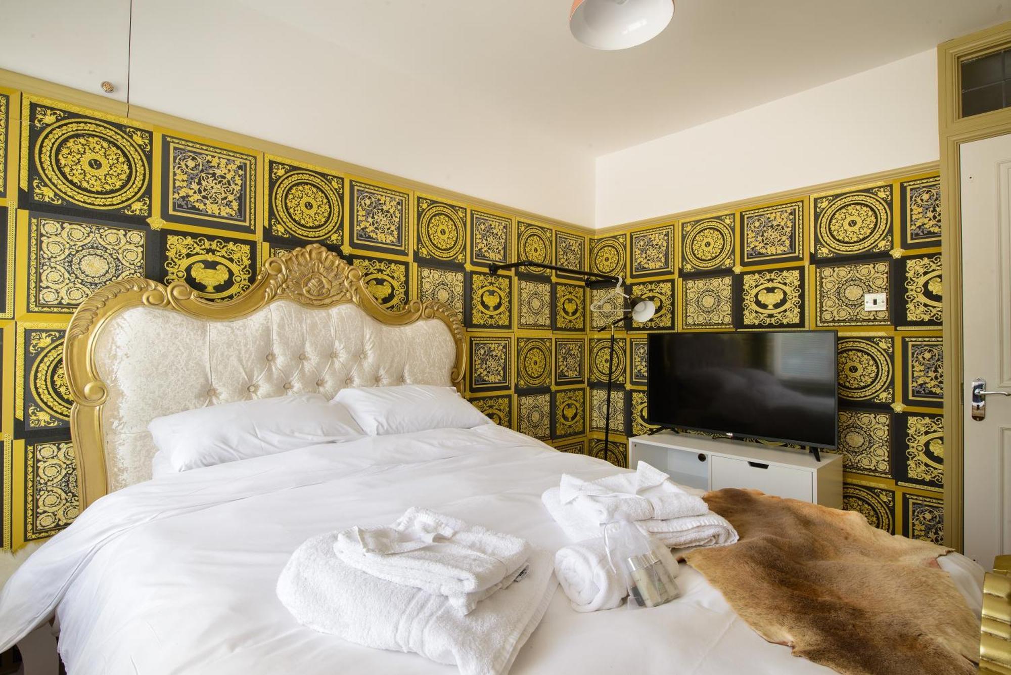 Deluxe 4 Or 5 Bed House With Hot Tub, Cinema Room Sleeps 15 Saffron Walden Esterno foto