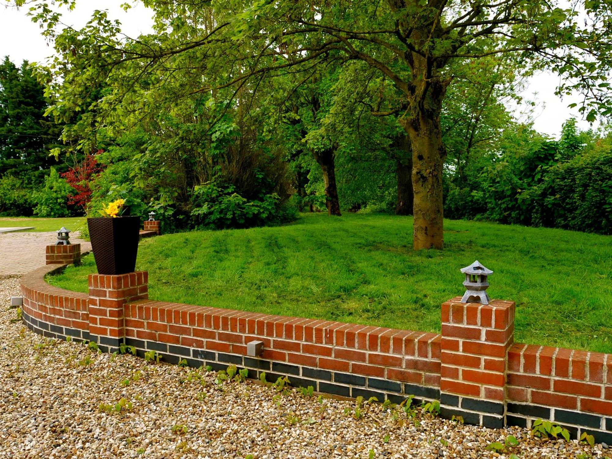 Deluxe 4 Or 5 Bed House With Hot Tub, Cinema Room Sleeps 15 Saffron Walden Esterno foto
