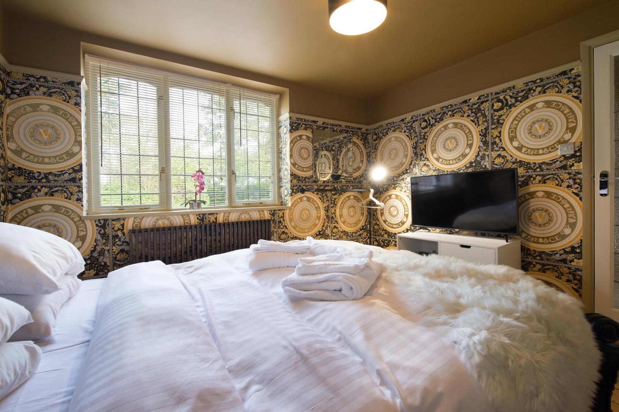 Deluxe 4 Or 5 Bed House With Hot Tub, Cinema Room Sleeps 15 Saffron Walden Esterno foto